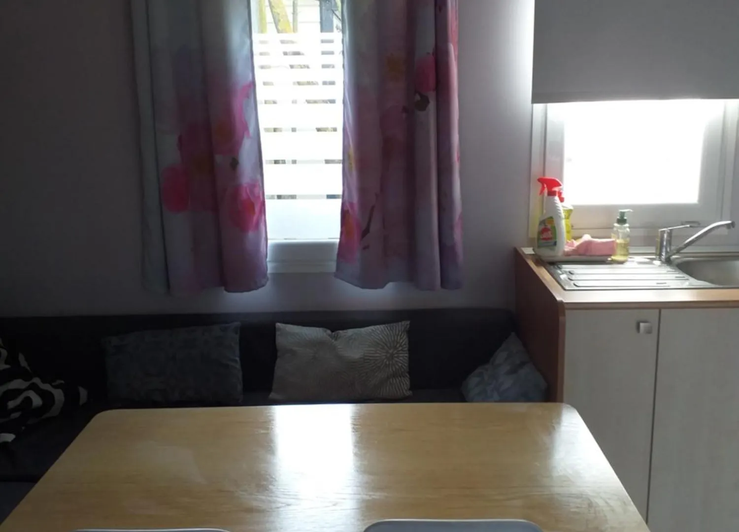 Campsite Location A La Semaine Mobil-Home 6 Personnes Dans Camping En Provence Mallemort France