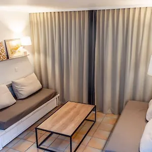 Appartement Magnifique Vue Au Golf De Pont-royal, Mallemort